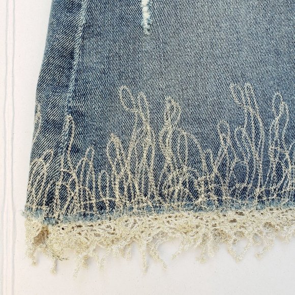 New GUESS Embellished Denim Mini Skirt sz 27 - Picture 2 of 7